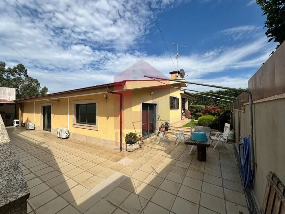 Moradia T3 para Venda em Moure Foto 41