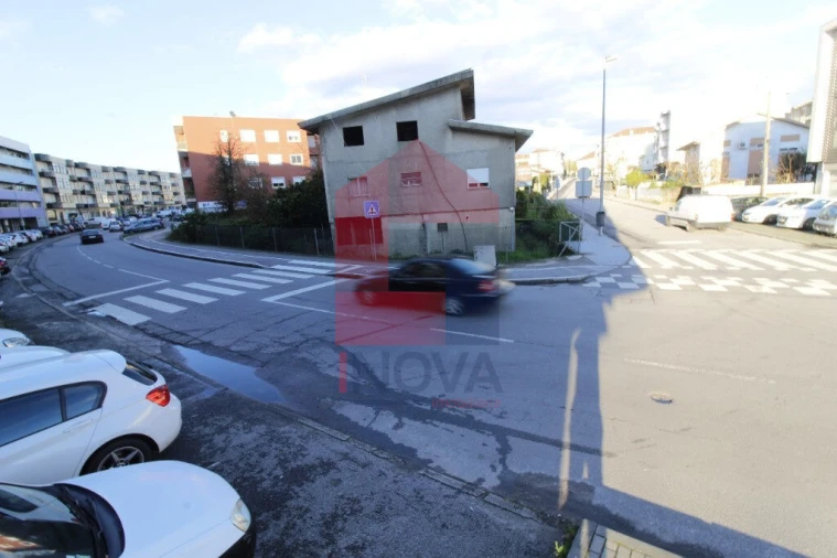 Moradia T6 para Venda em Vila Verde e Barbudo Foto 6