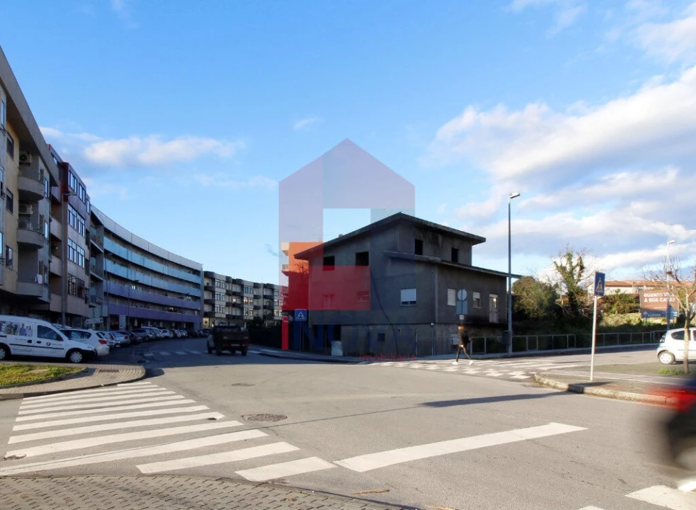 Moradia T6 para Venda em Vila Verde e Barbudo Foto 3