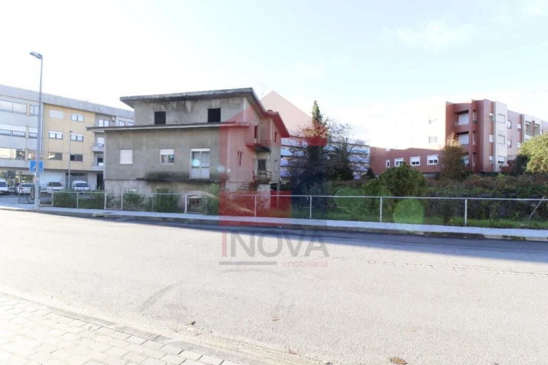 Moradia T6 para Venda em Vila Verde e Barbudo Foto 7