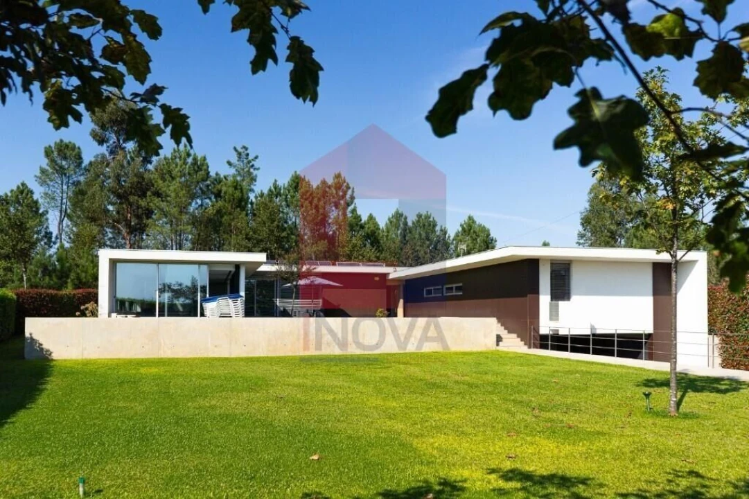 Moradia T4 para Venda em Sabariz Foto 1