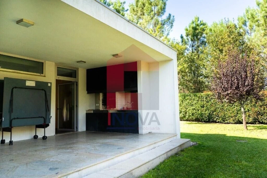 Moradia T4 para Venda em Sabariz Foto 29