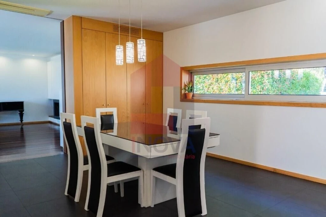 Moradia T4 para Venda em Sabariz Foto 5