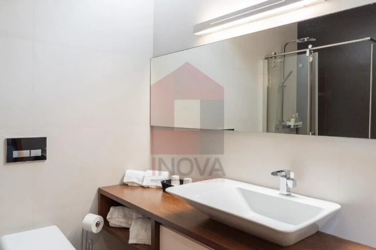 Moradia T4 para Venda em Sabariz Foto 16