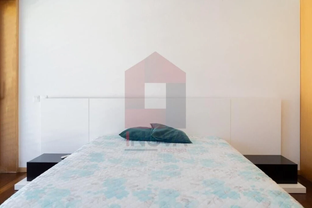 Moradia T4 para Venda em Sabariz Foto 22