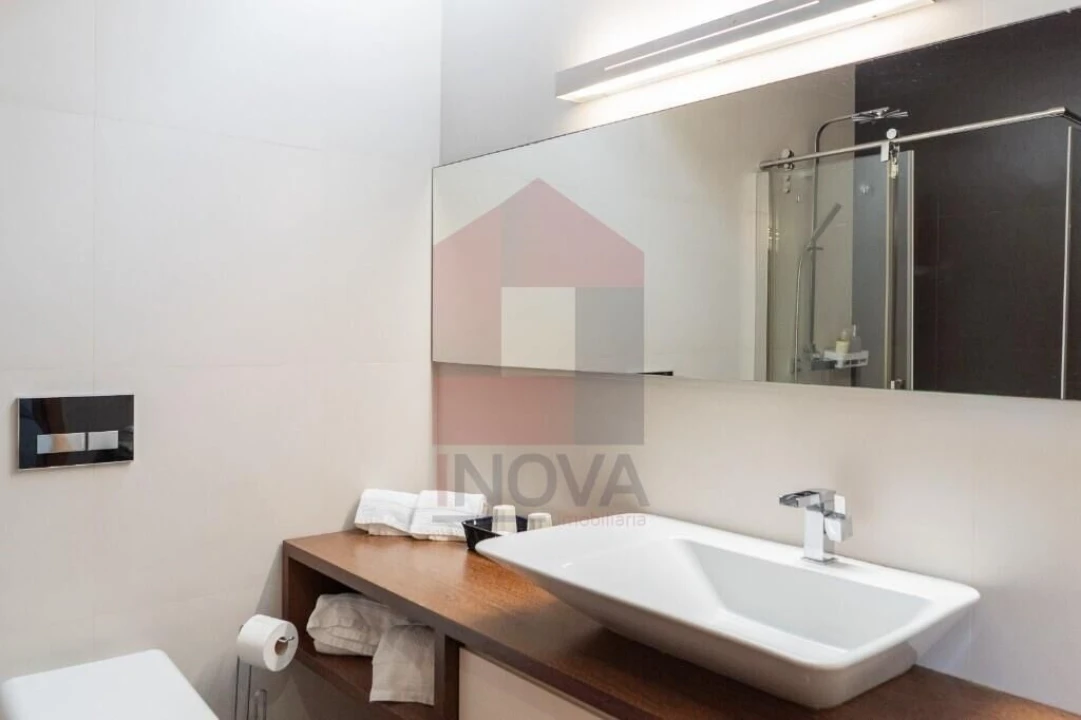 Moradia T4 para Venda em Sabariz Foto 16