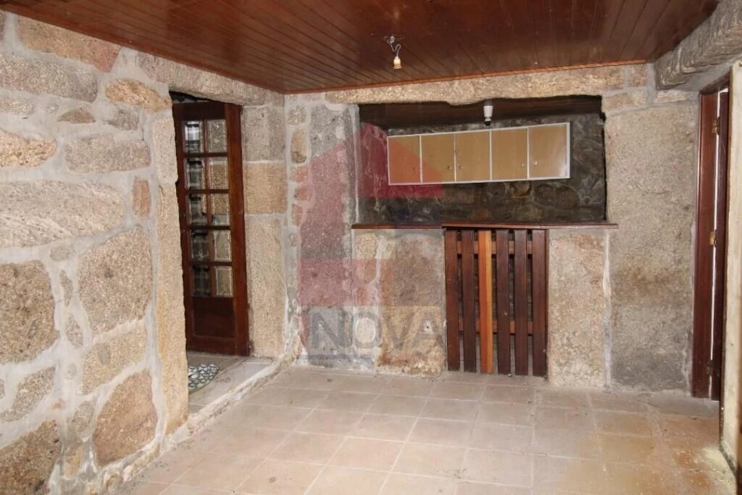 Moradia T2 para Venda em Sabariz Foto 5