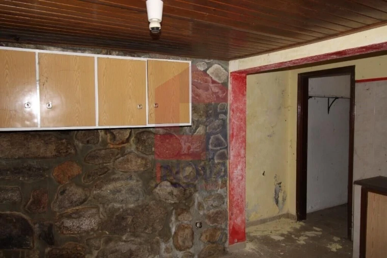 Moradia T2 para Venda em Sabariz Foto 6