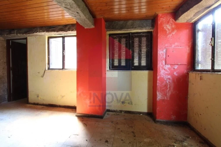 Moradia T2 para Venda em Sabariz Foto 14