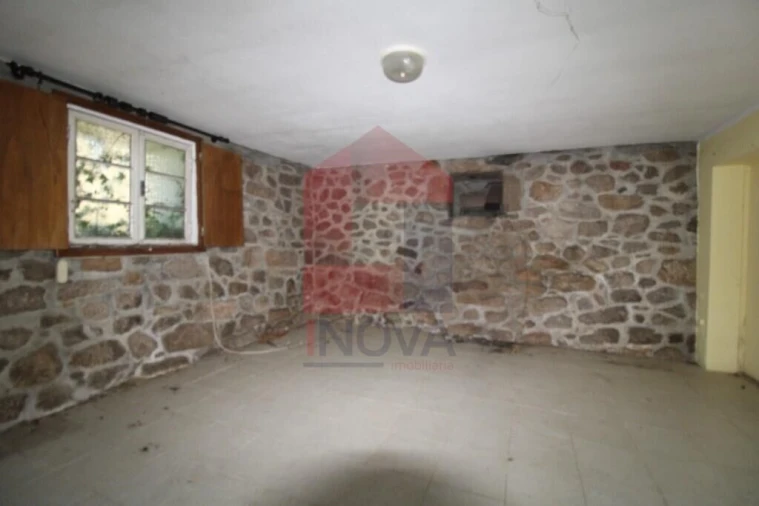 Moradia T2 para Venda em Sabariz Foto 10