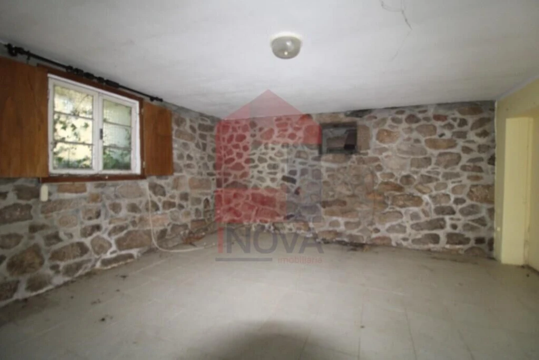 Moradia T2 para Venda em Sabariz Foto 10