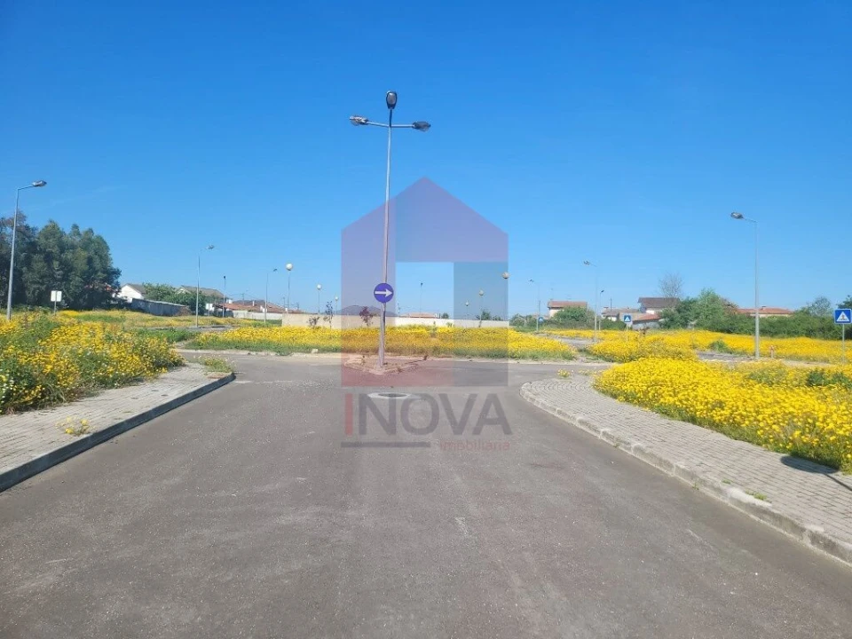 Terreno para Venda em Loureira Foto 11