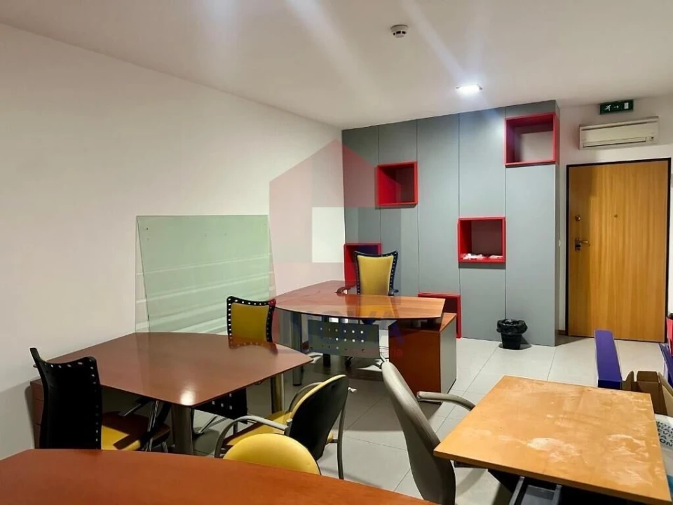 Escritório para Venda em Vila Verde e Barbudo Foto 4