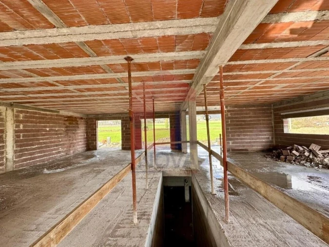 Moradia T3 para Venda em Coucieiro Foto 10