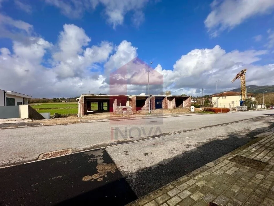 Moradia T3 para Venda em Coucieiro Foto 18