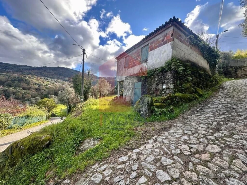 Moradia T3 para Venda em Gondufe Foto 2