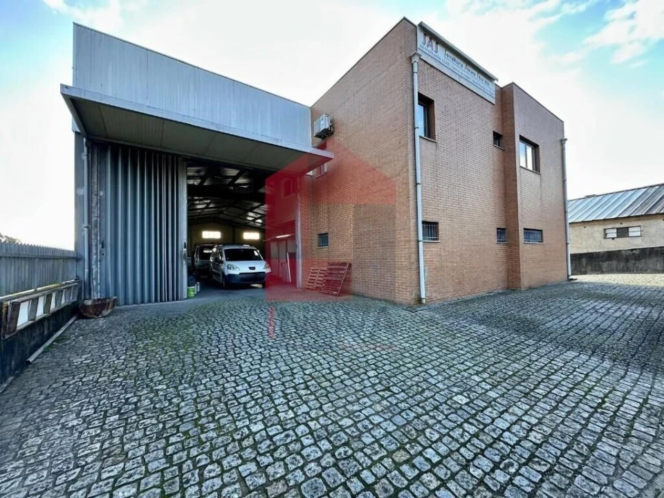 Armazém para Venda em Vila Verde e Barbudo Foto 3