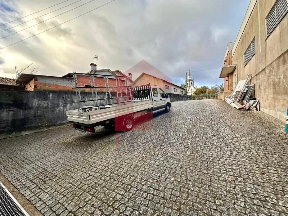 Armazém para Venda em Vila Verde e Barbudo Foto 23