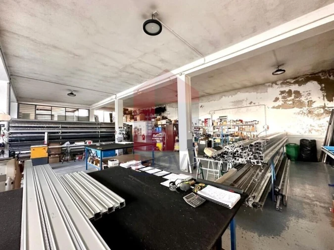 Armazém para Venda em Vila Verde e Barbudo Foto 19