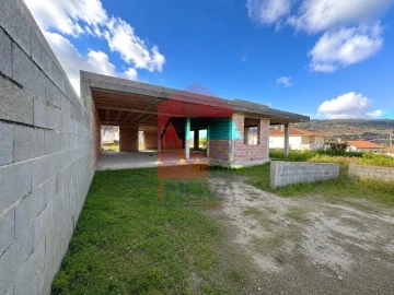 Moradia T3 para Venda em Gandra