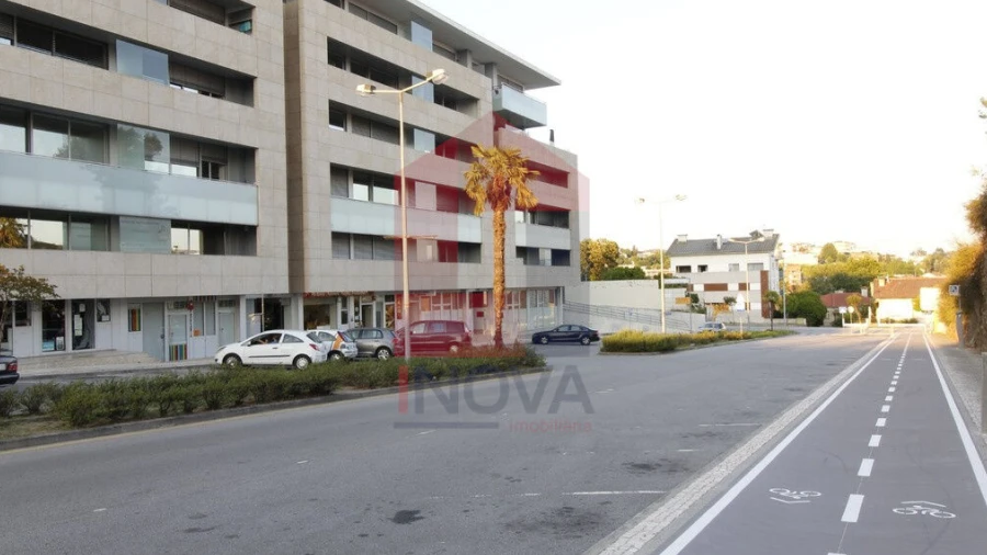 Loja para Venda em Vila Verde e Barbudo