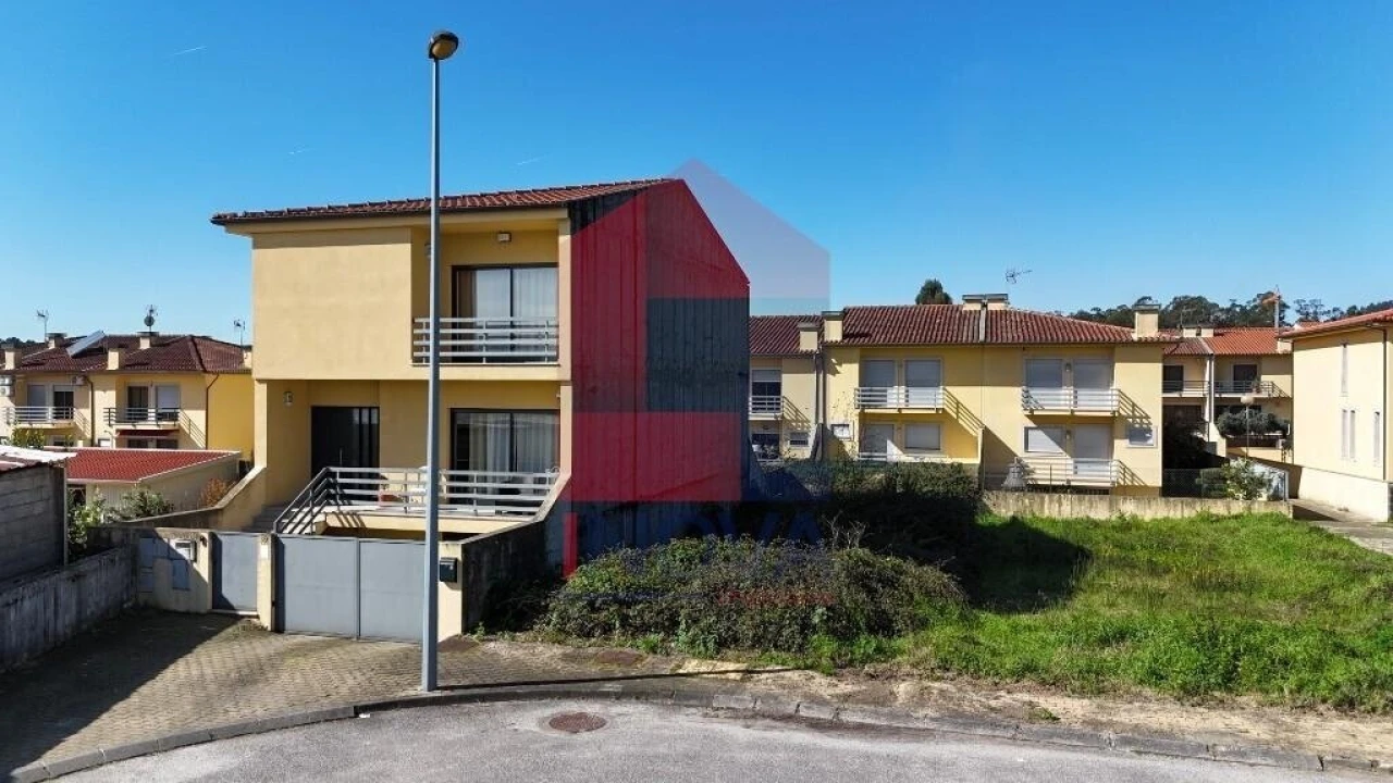 Moradia T3 para Venda em Loureira Foto 3