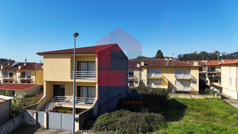 Moradia T3 para Venda em Loureira Foto 4