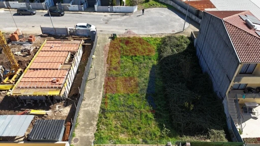 Moradia T3 para Venda em Loureira Foto 9