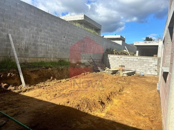 Moradia T3 para Venda em Soutelo Foto 17