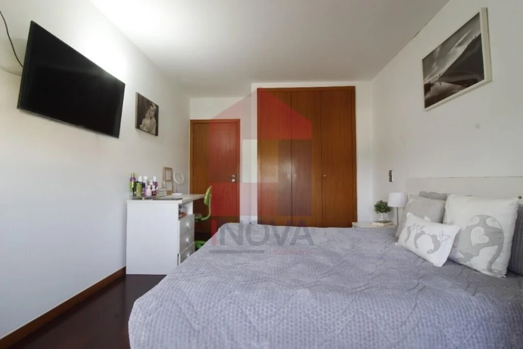 Moradia T3 para Venda em Loureira Foto 18