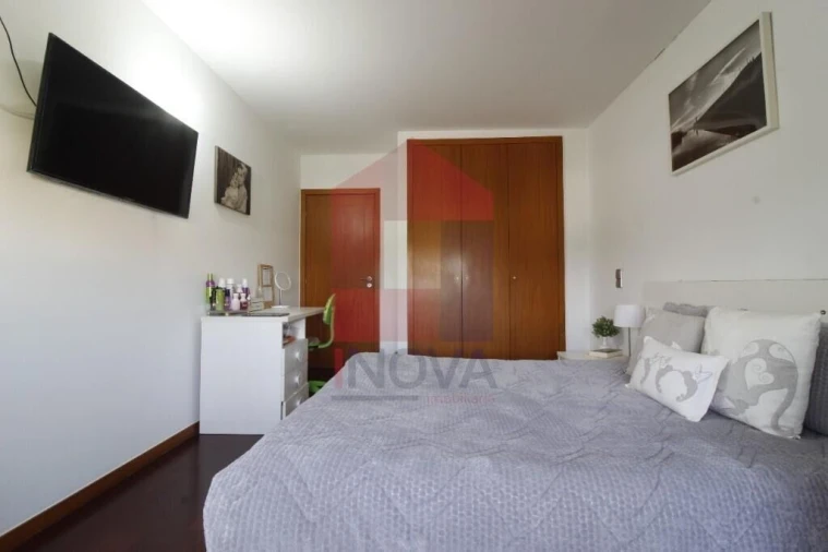 Moradia T3 para Venda em Loureira Foto 18