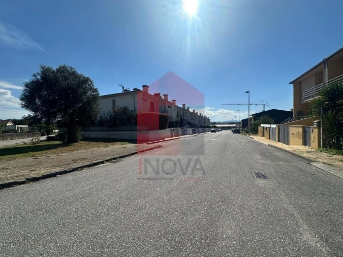 Moradia T3 para Venda em Loureira Foto 35