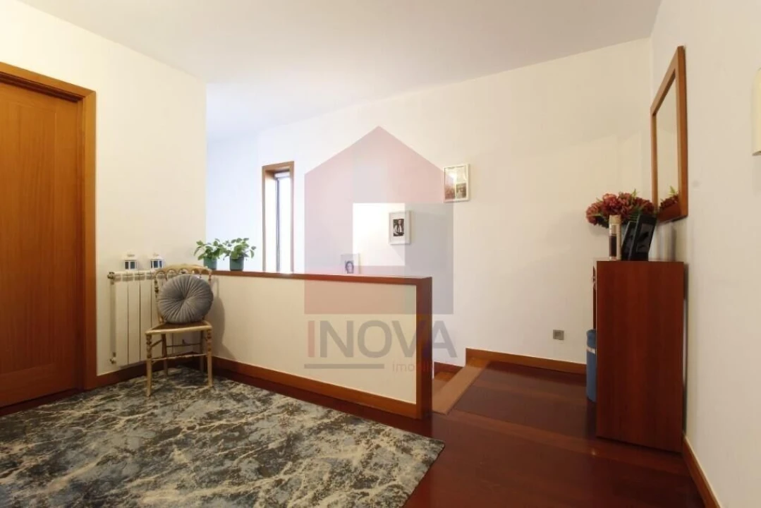 Moradia T3 para Venda em Loureira Foto 12