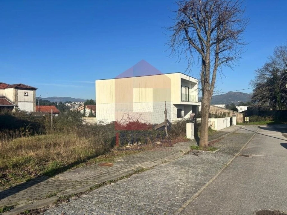 Moradia T3 para Venda em Vila Verde e Barbudo Foto 7