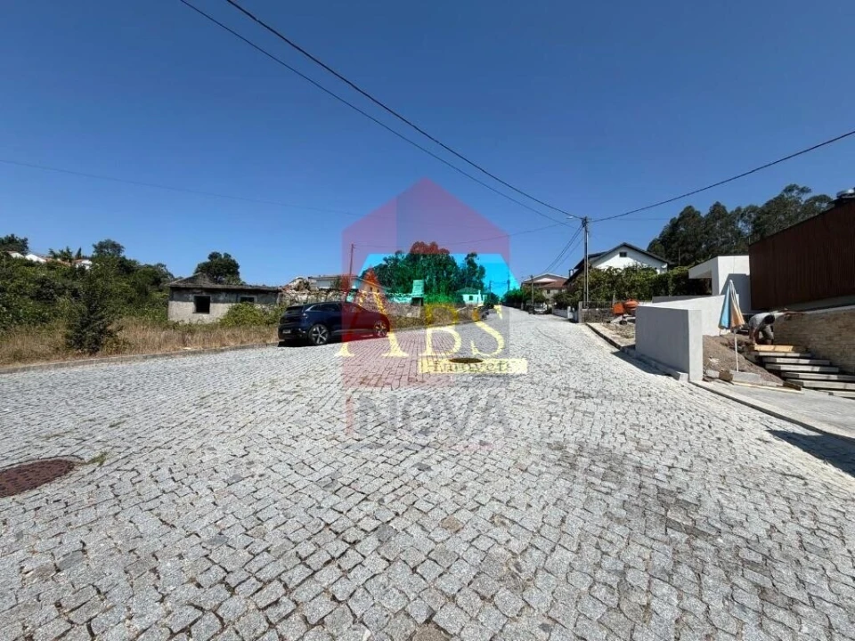 Moradia T3 para Venda em Espinho Foto 22