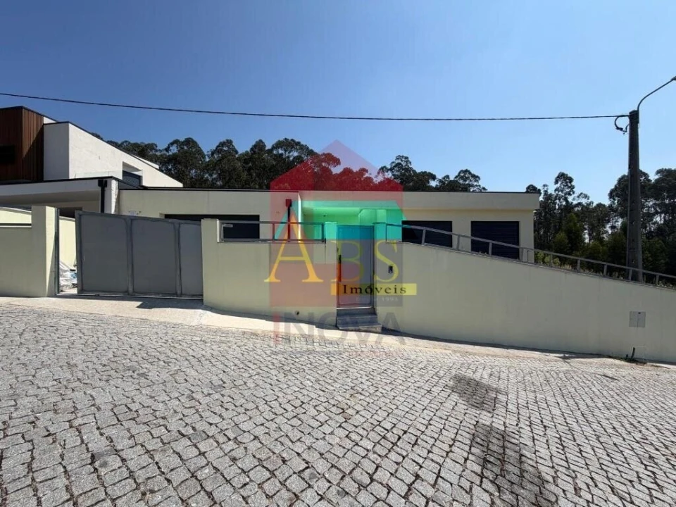 Moradia T3 para Venda em Espinho Foto 21