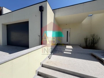 Moradia T3 para Venda em Espinho