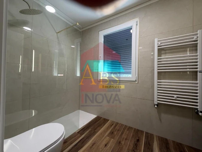 Moradia T3 para Venda em Espinho Foto 9