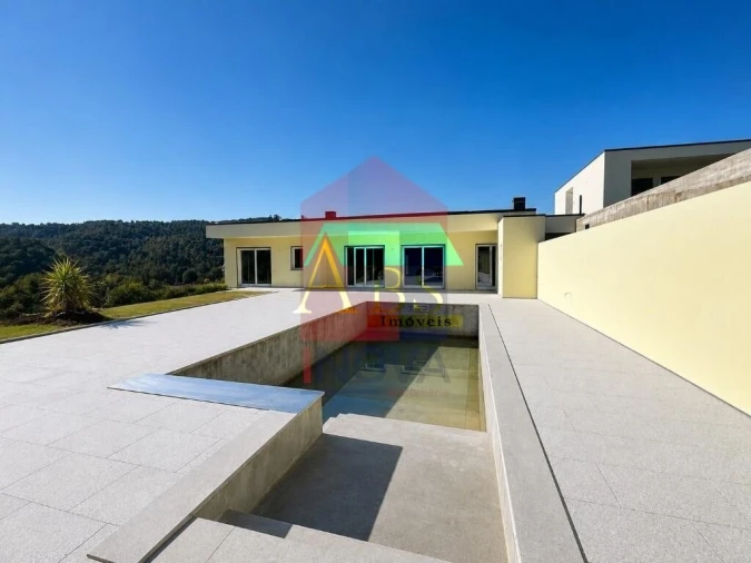 Moradia T3 para Venda em Espinho Foto 18