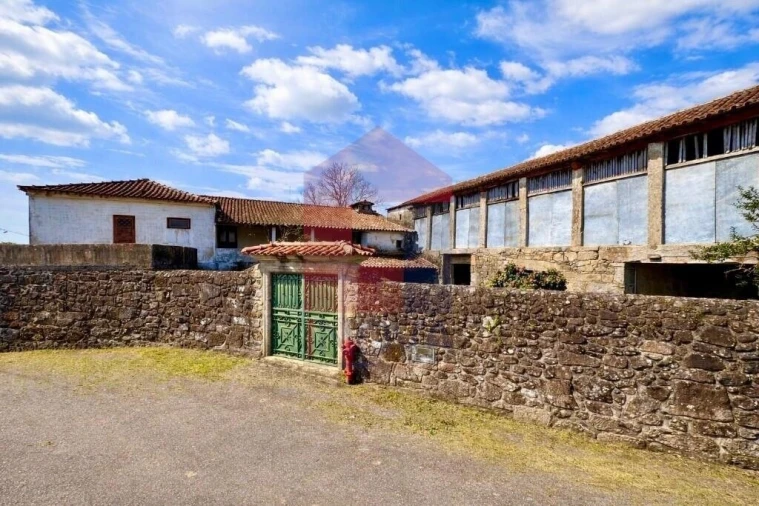 Moradia T6 para Venda em Lanhas