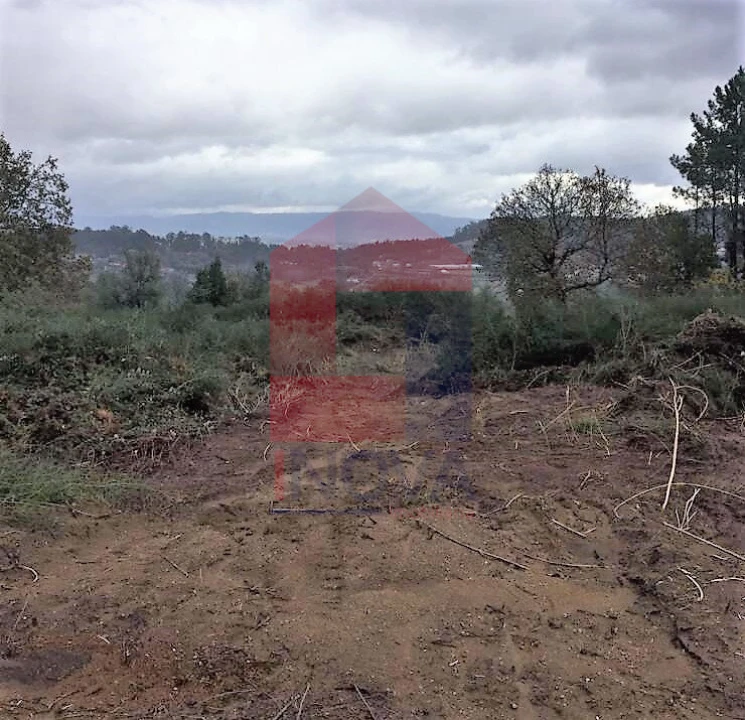 Terreno para Venda em Dossãos Foto 2