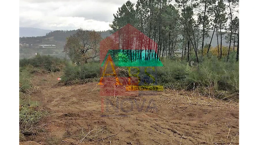 Terreno para Venda em Dossãos