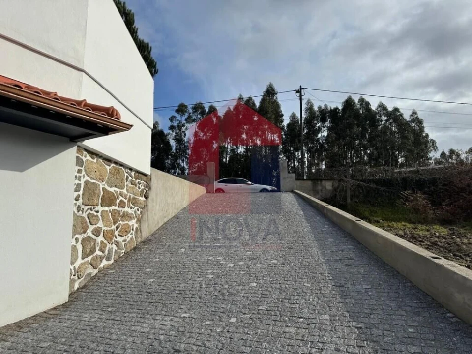 Moradia T3 para Venda em Lanhas Foto 25