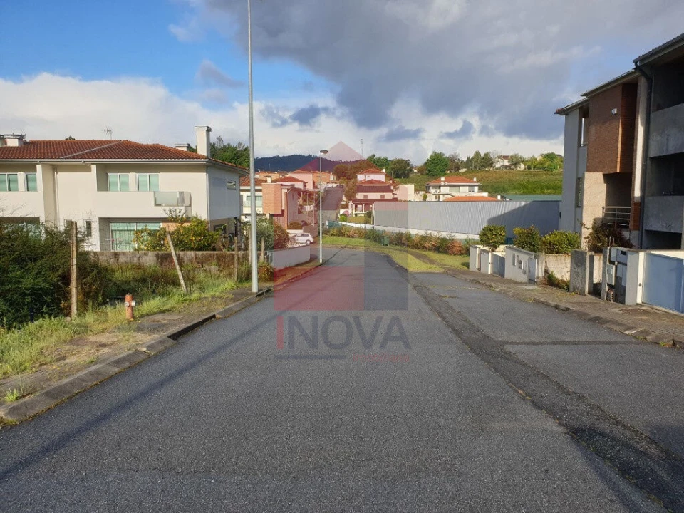 Terreno para Venda em Vila Verde e Barbudo Foto 9