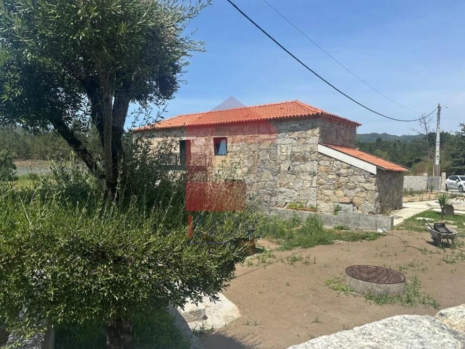 Moradia T2 para Venda em Lanhas Foto 33