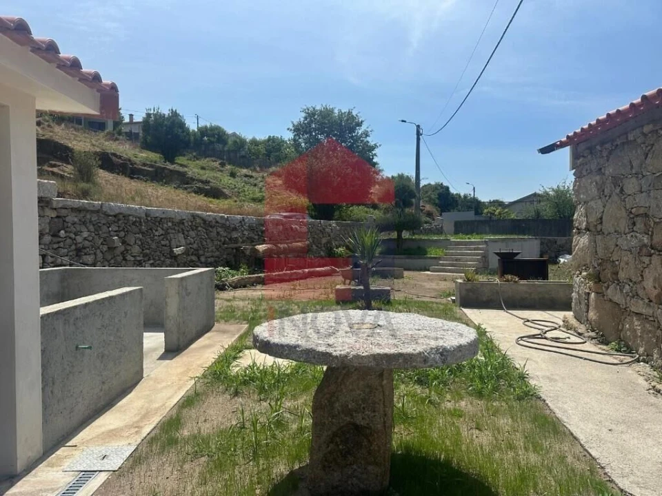 Moradia T2 para Venda em Lanhas Foto 31