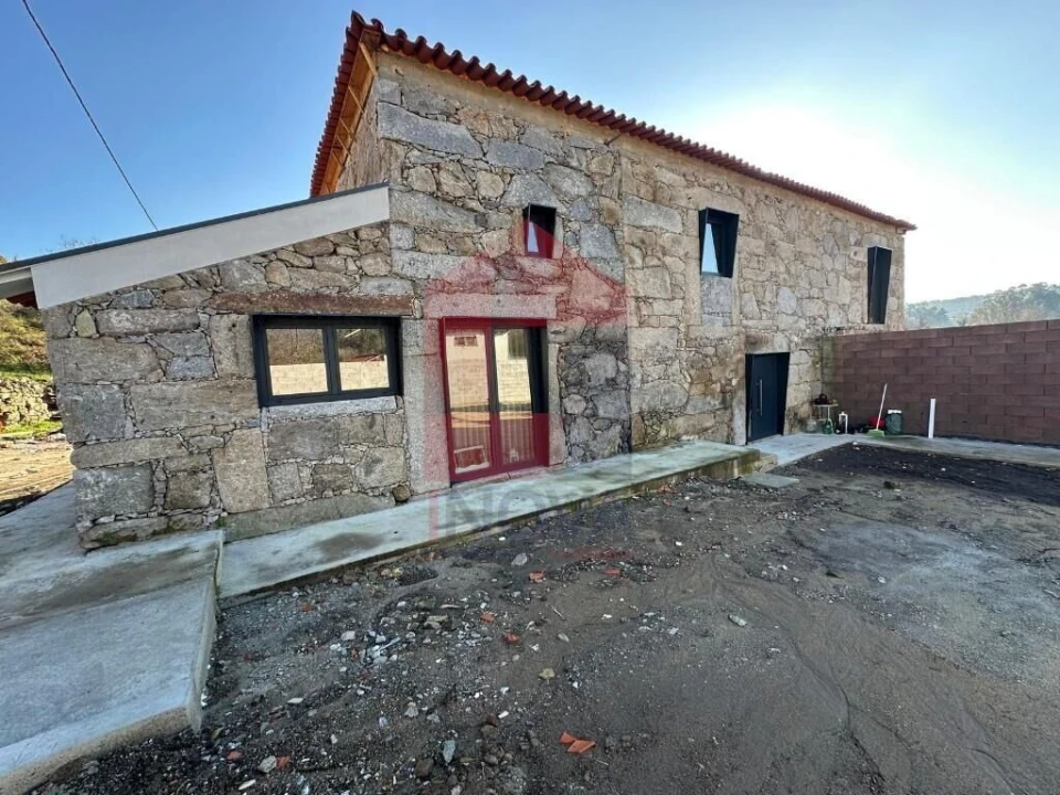 Moradia T2 para Venda em Lanhas Foto 2