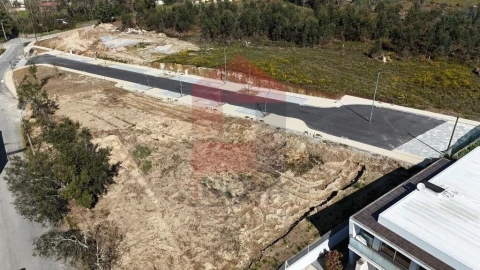 Terreno para Venda em Loureira