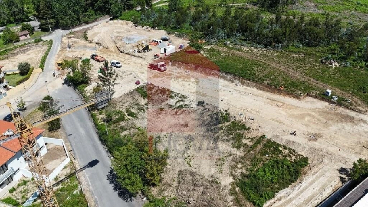 Terreno para Venda em Loureira Foto 1