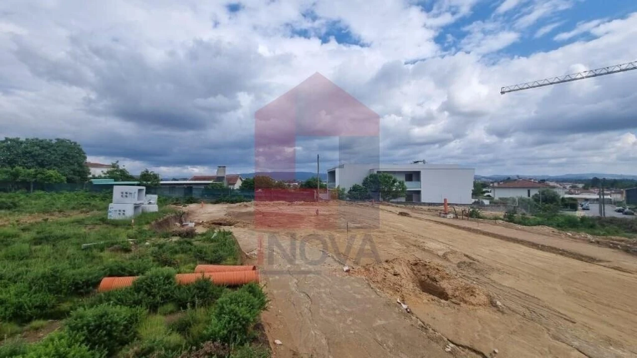 Terreno para Venda em Loureira Foto 10